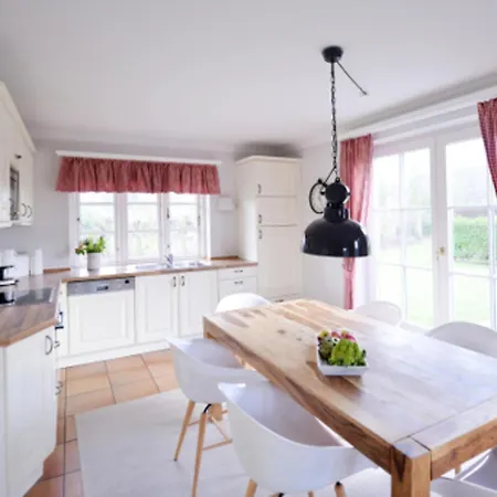 Haus Seeschwalbe Ferienhaus Utersum